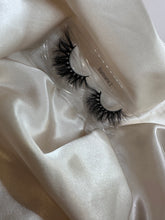 Load image into Gallery viewer, BARBIANA 2
